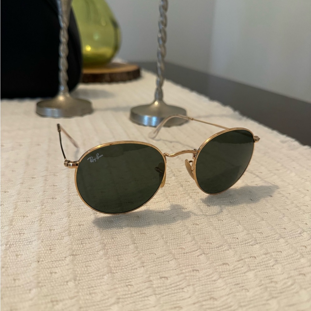Ray-Ban Classic Gold Frame with Dark Green Lenses